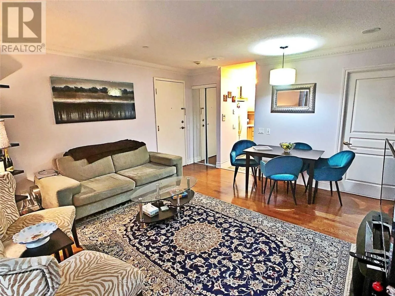 225 - 15 NORTHTOWN WAY