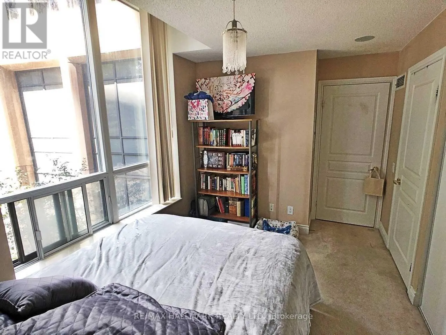 225 - 15 NORTHTOWN WAY