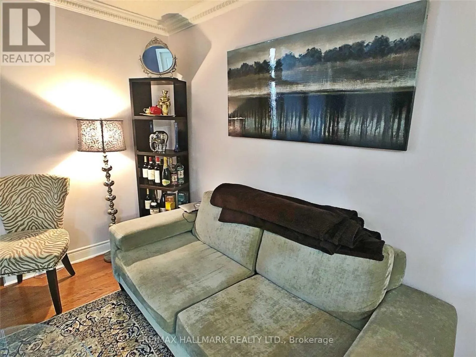 225 - 15 NORTHTOWN WAY