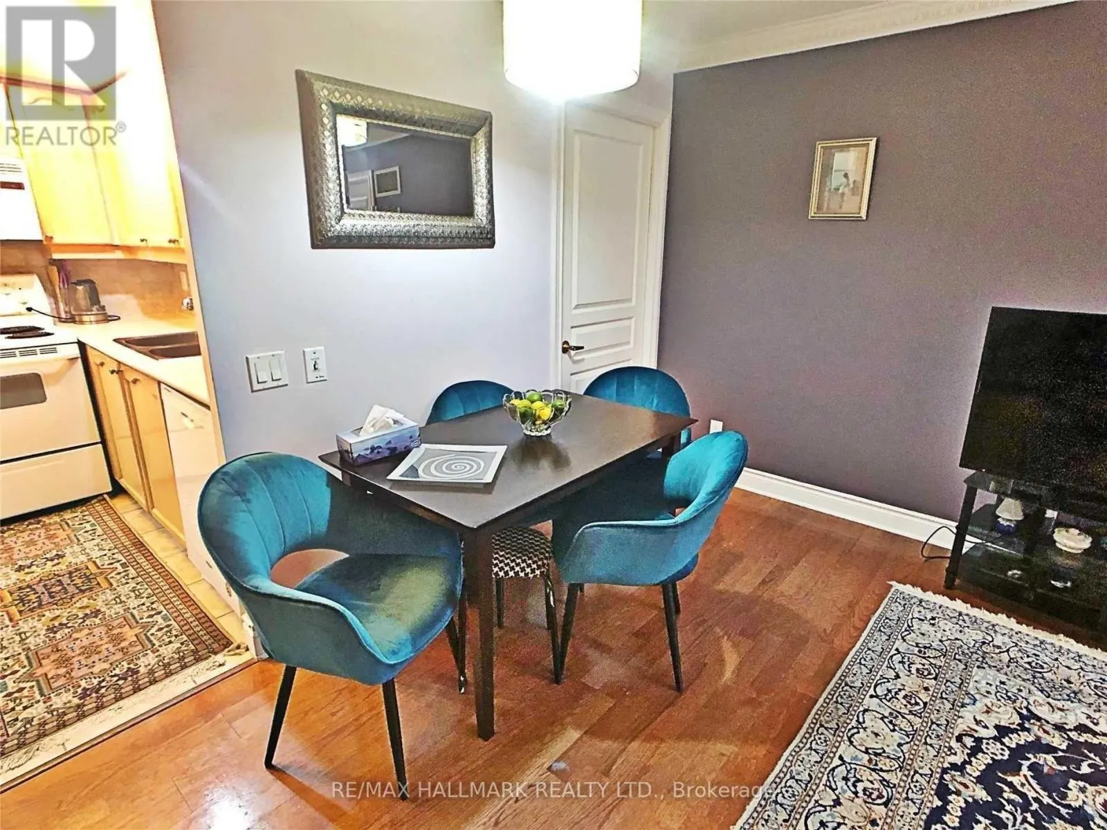 225 - 15 NORTHTOWN WAY