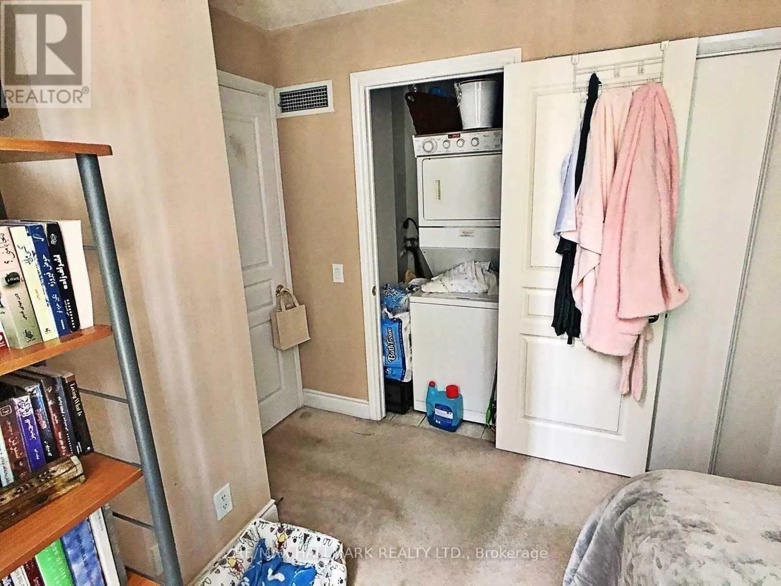 225 - 15 NORTHTOWN WAY