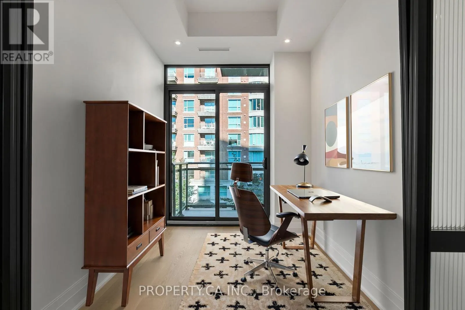 403 - 10 PRINCE ARTHUR AVENUE