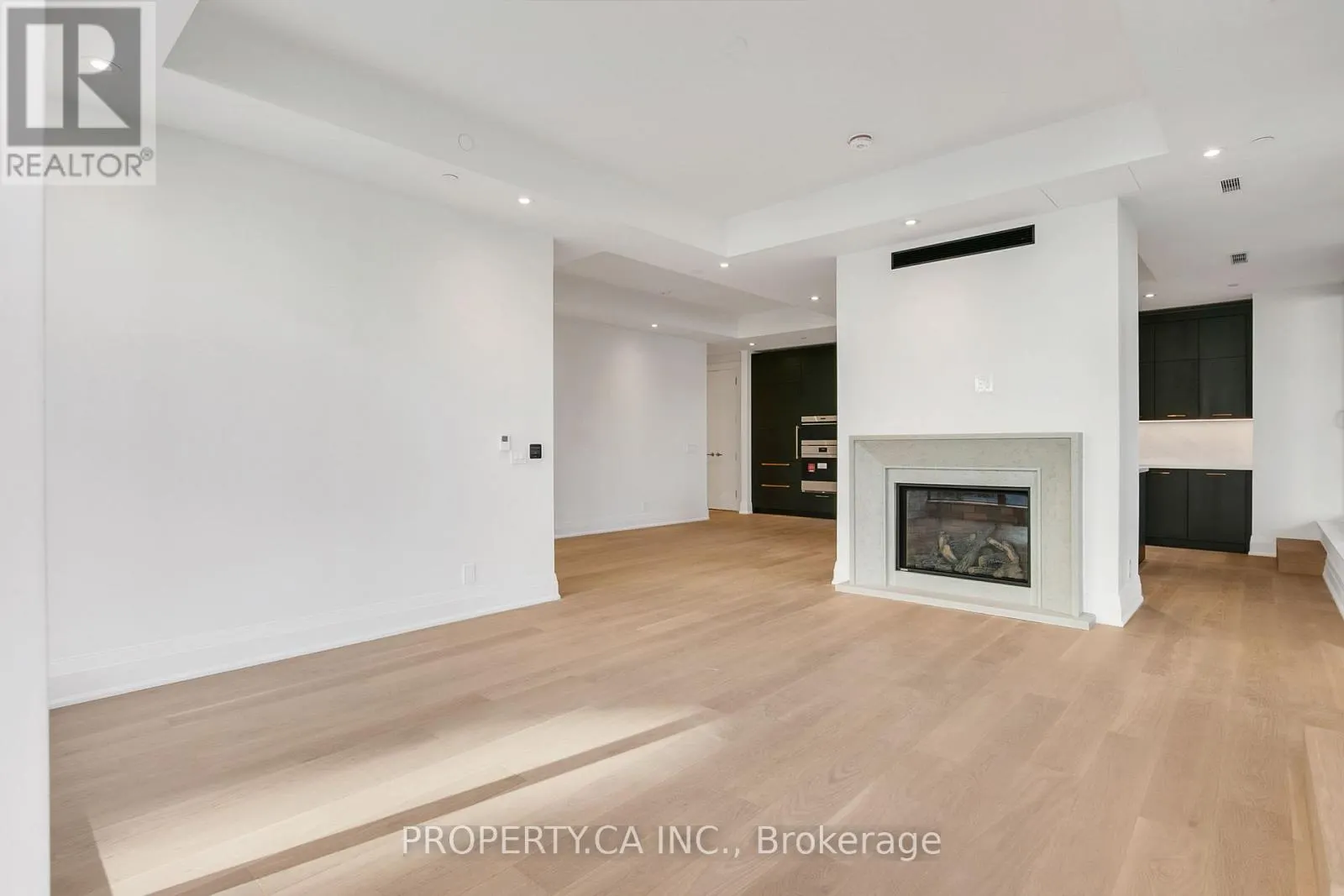 403 - 10 PRINCE ARTHUR AVENUE