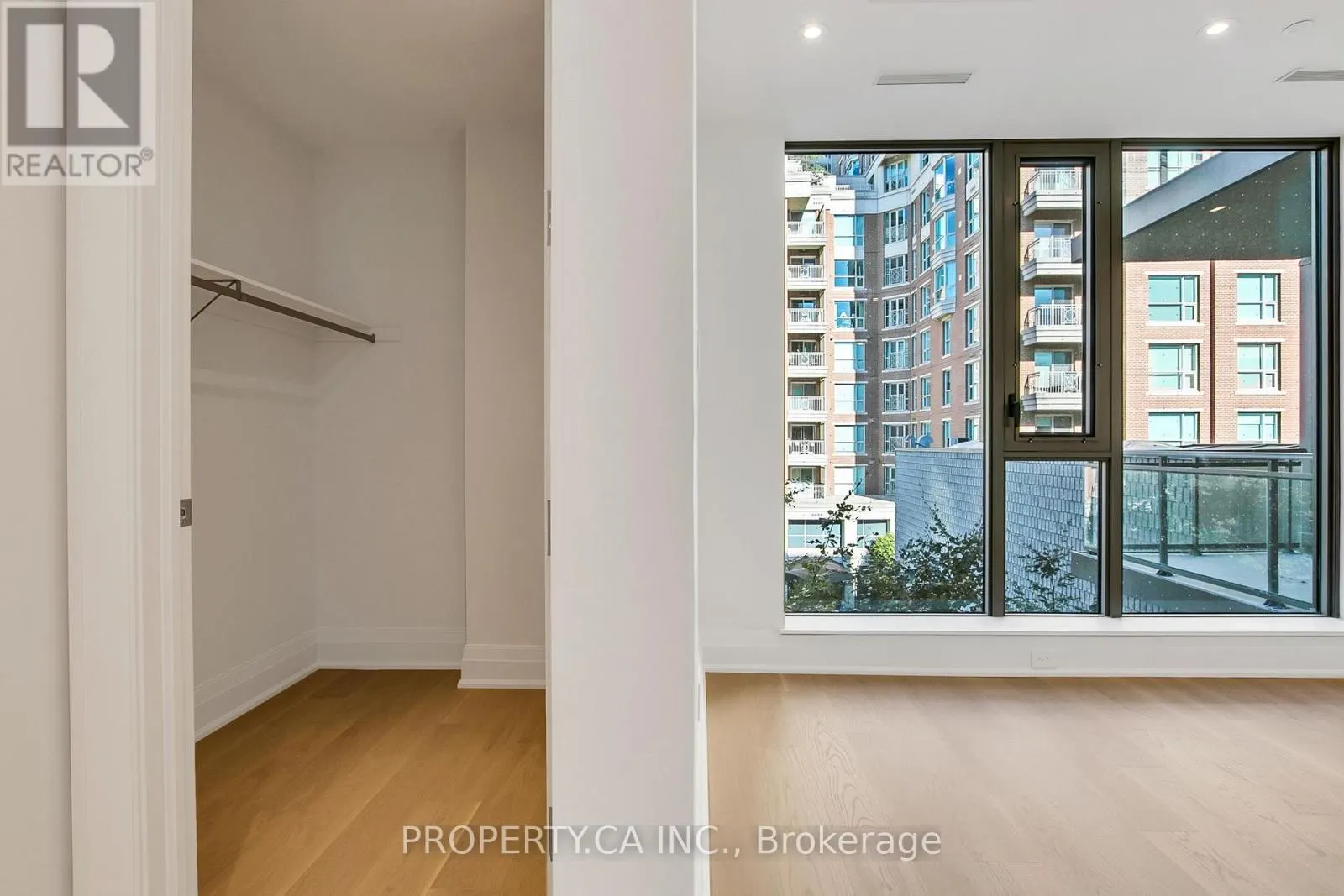 403 - 10 PRINCE ARTHUR AVENUE