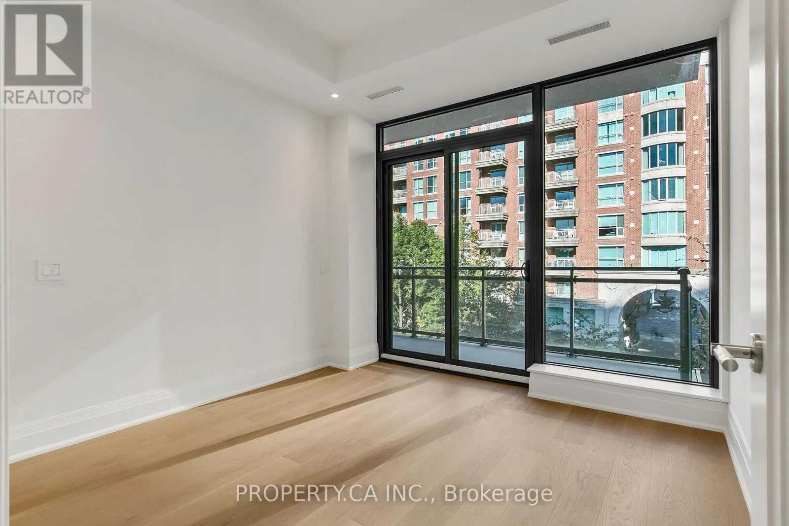 403 - 10 PRINCE ARTHUR AVENUE