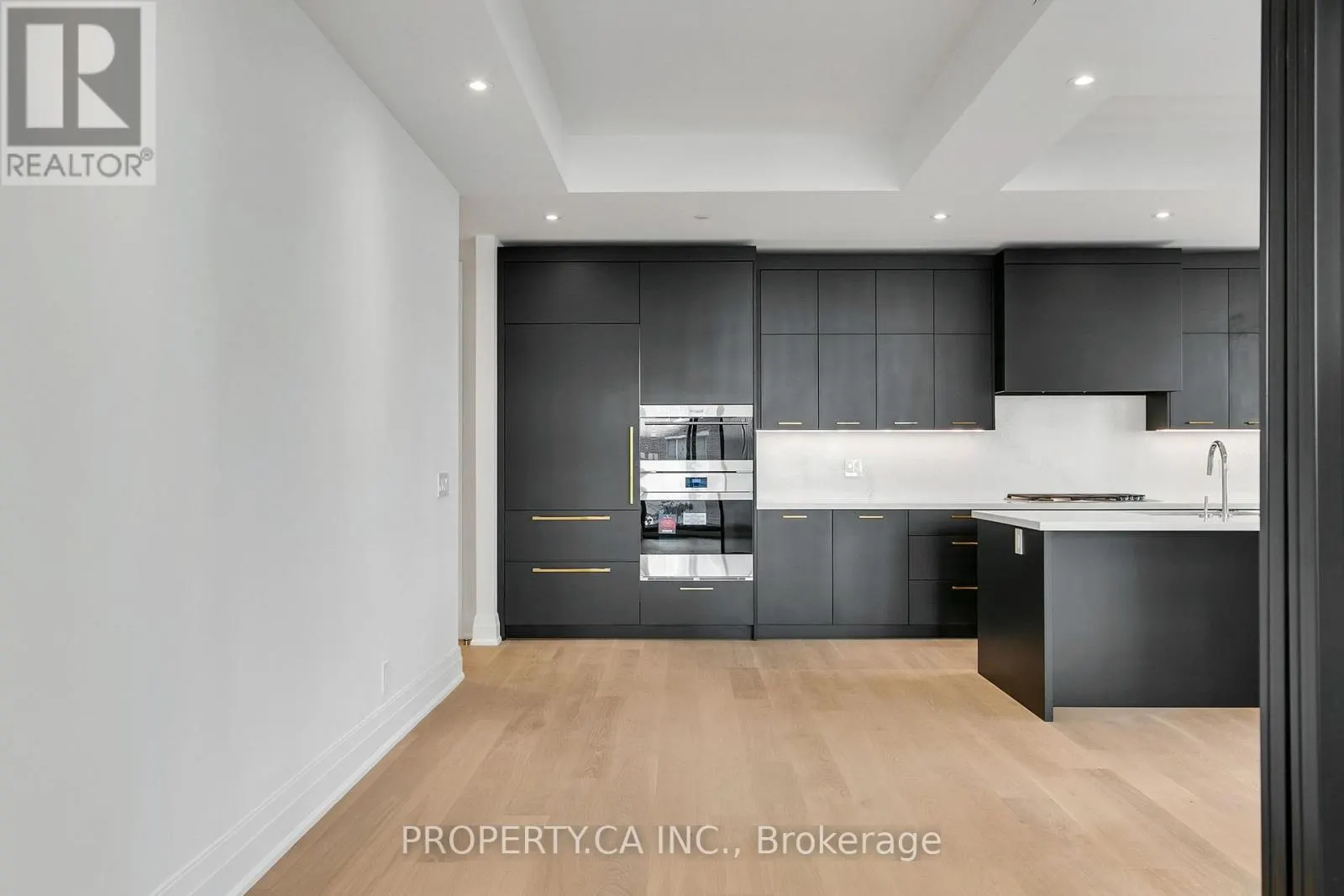 403 - 10 PRINCE ARTHUR AVENUE