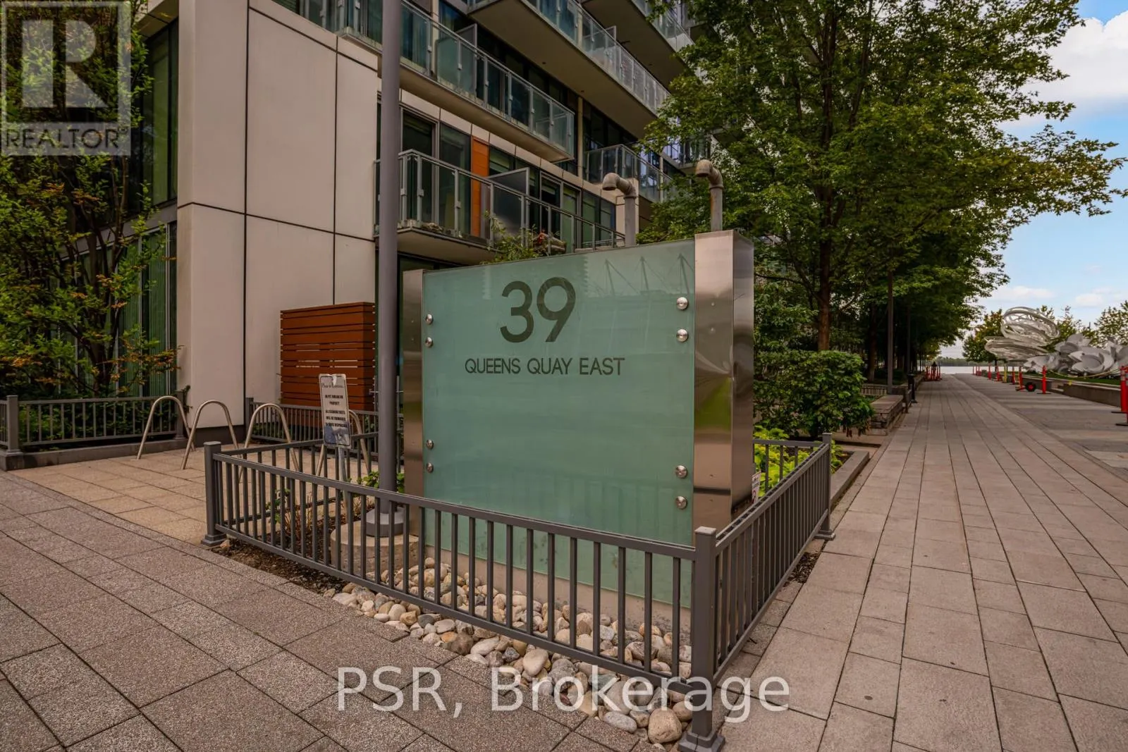 1211 - 39 QUEENS QUAY E