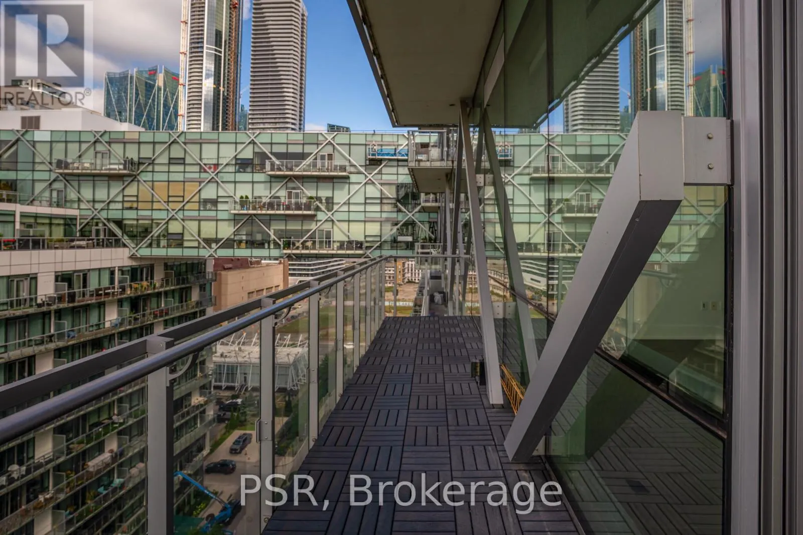 1211 - 39 QUEENS QUAY E