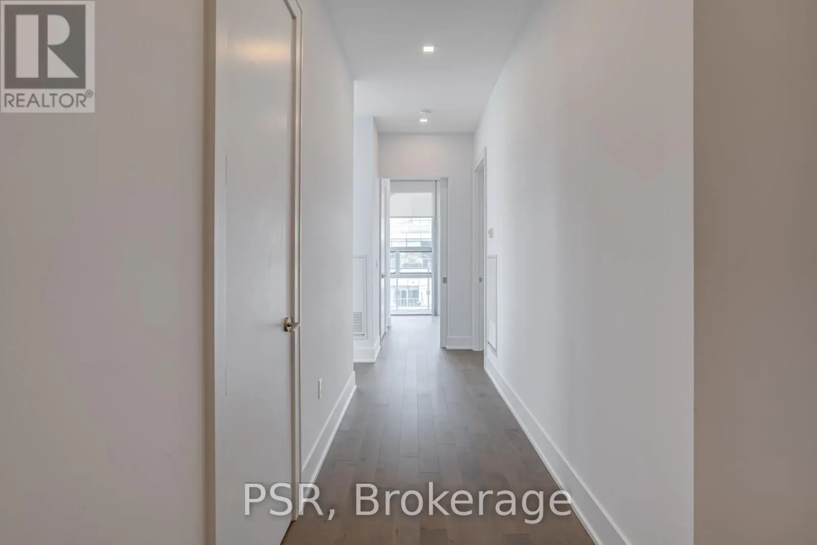 1211 - 39 QUEENS QUAY E