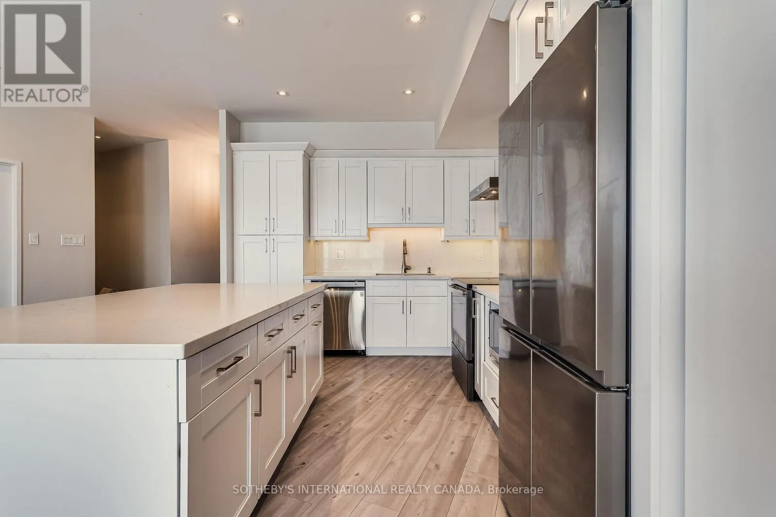 3408 - 33 HARBOUR SQUARE