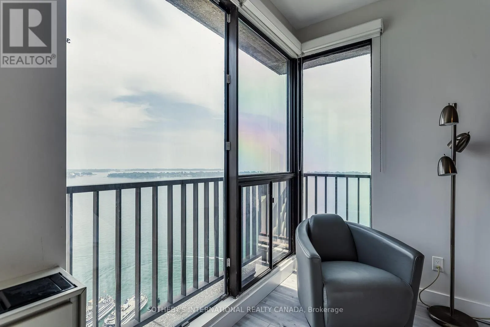 3408 - 33 HARBOUR SQUARE