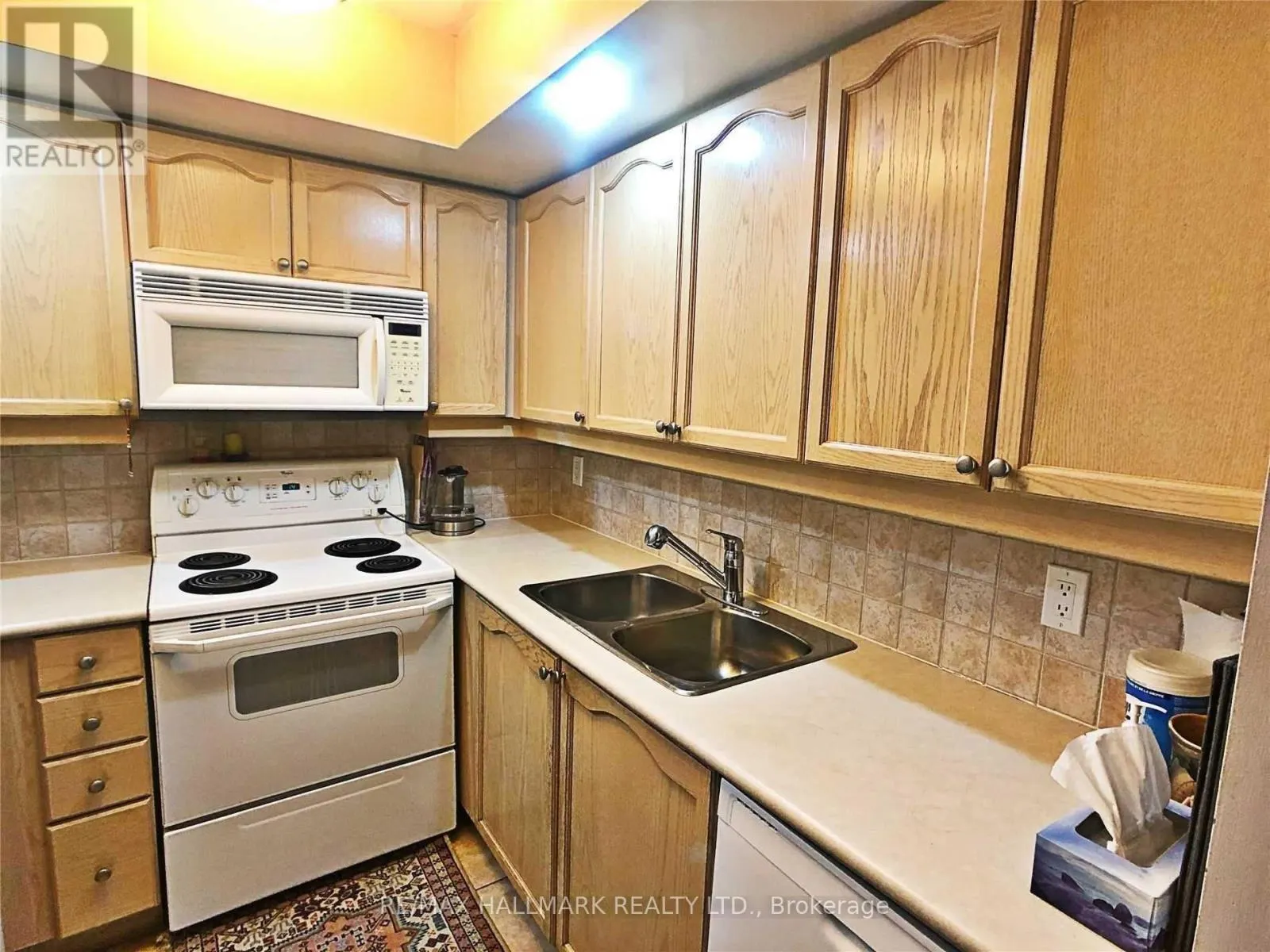 225 - 15 NORTHTOWN WAY