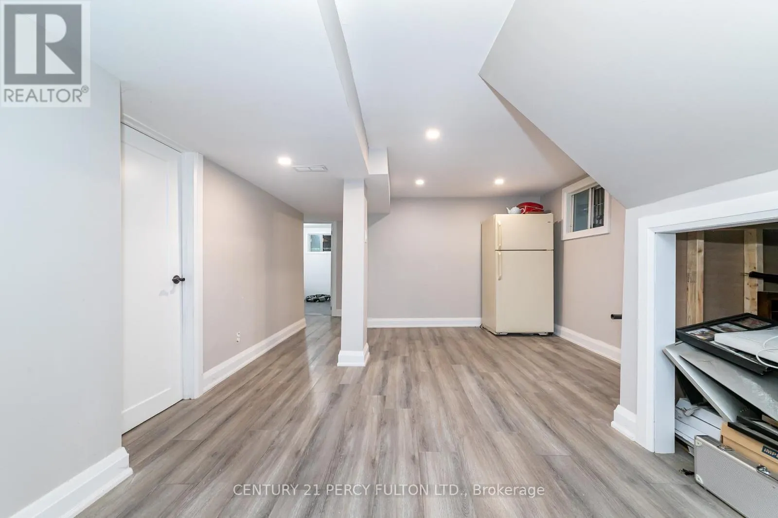 83 CAIRNSIDE CRESCENT