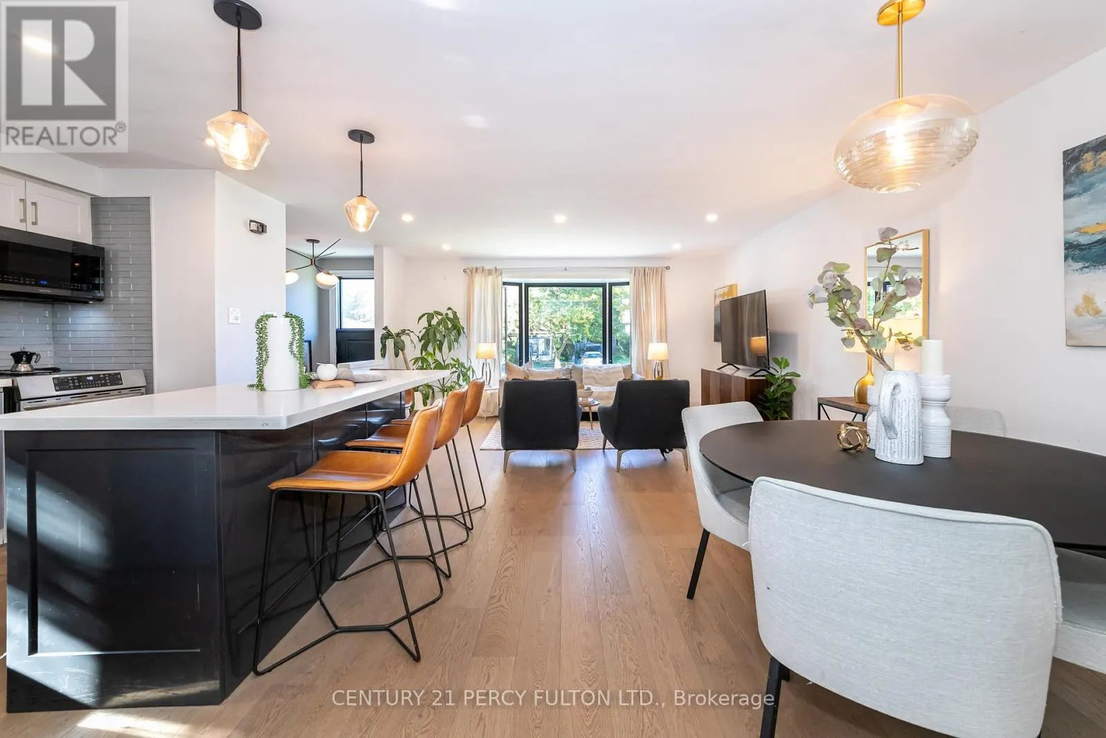 83 CAIRNSIDE CRESCENT