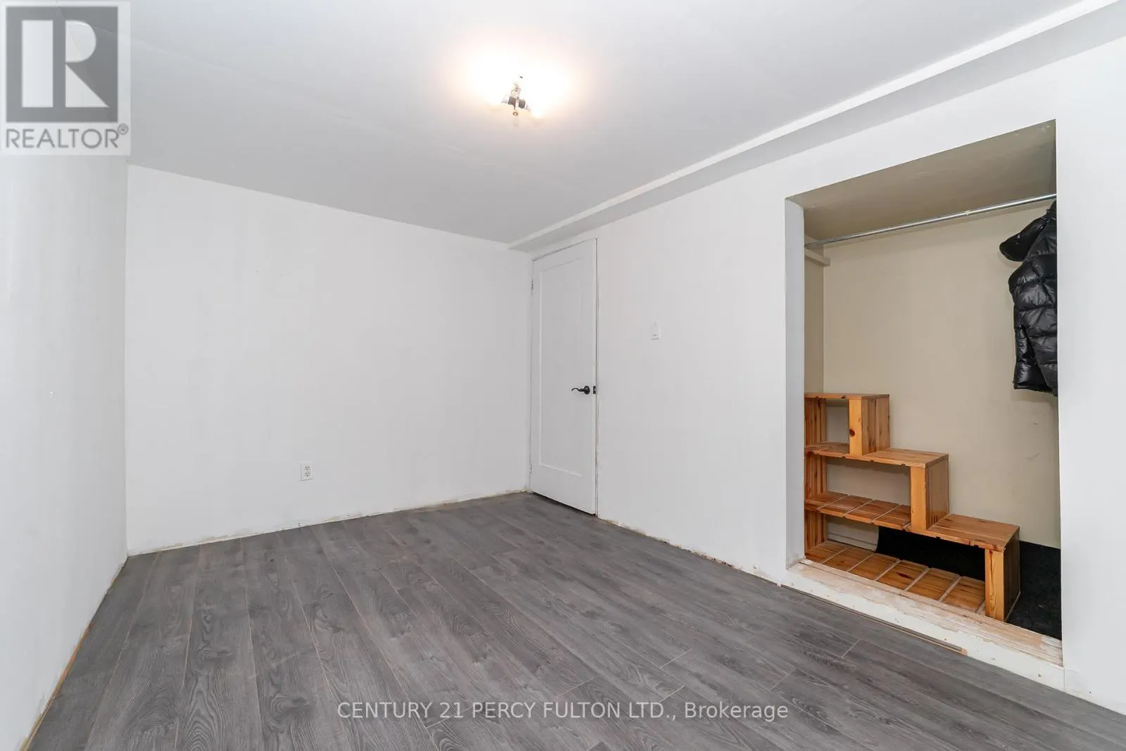 83 CAIRNSIDE CRESCENT