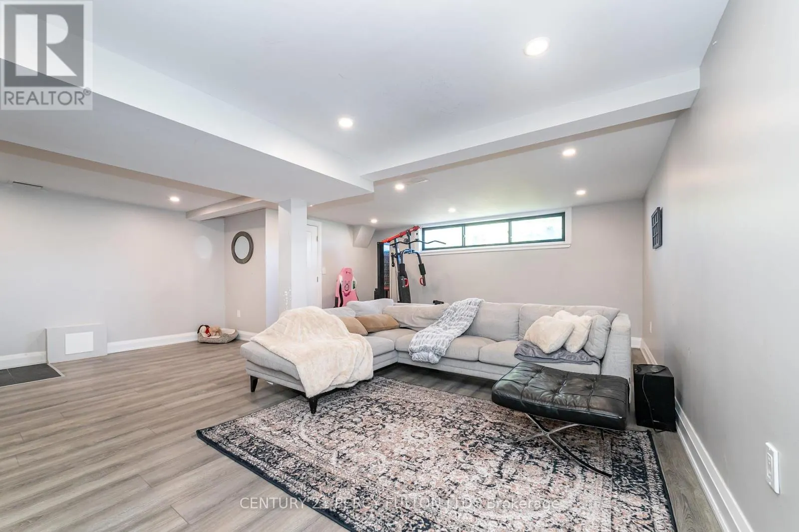 83 CAIRNSIDE CRESCENT