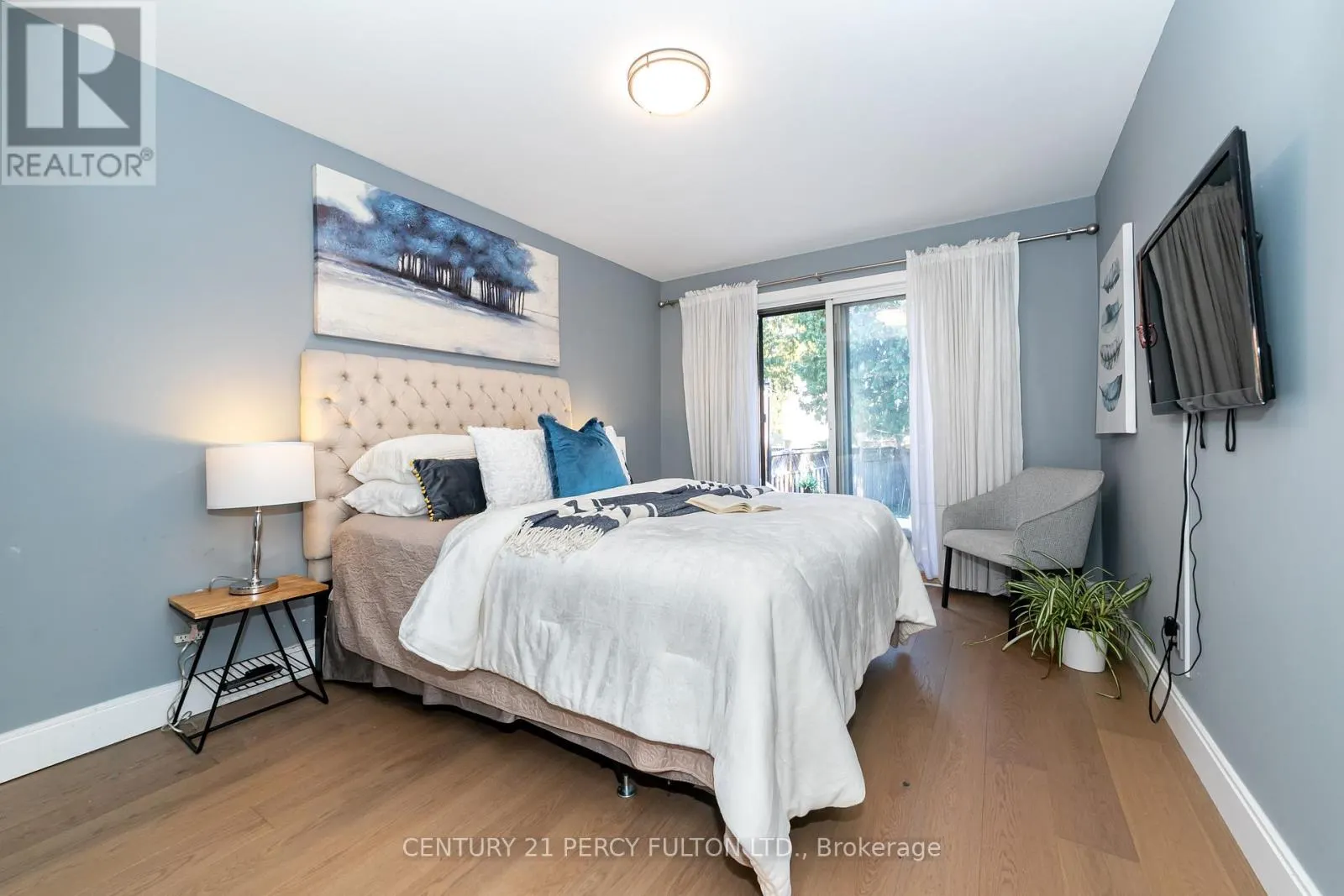 83 CAIRNSIDE CRESCENT