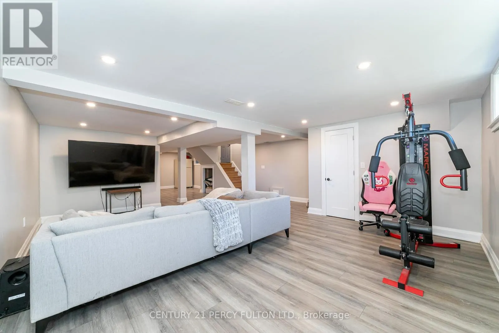 83 CAIRNSIDE CRESCENT