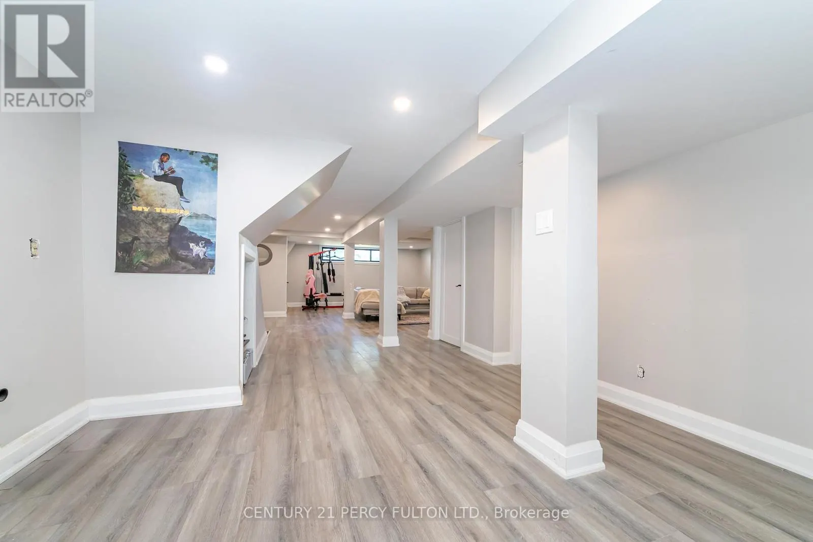 83 CAIRNSIDE CRESCENT