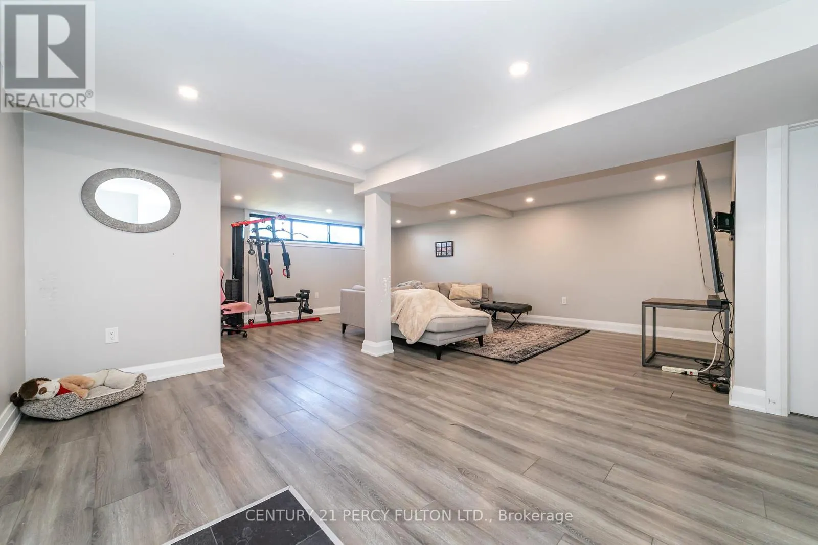 83 CAIRNSIDE CRESCENT