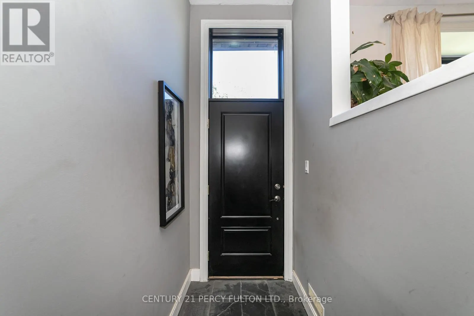 83 CAIRNSIDE CRESCENT