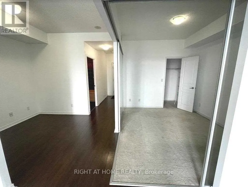 1912 - 352 FRONT STREET W
