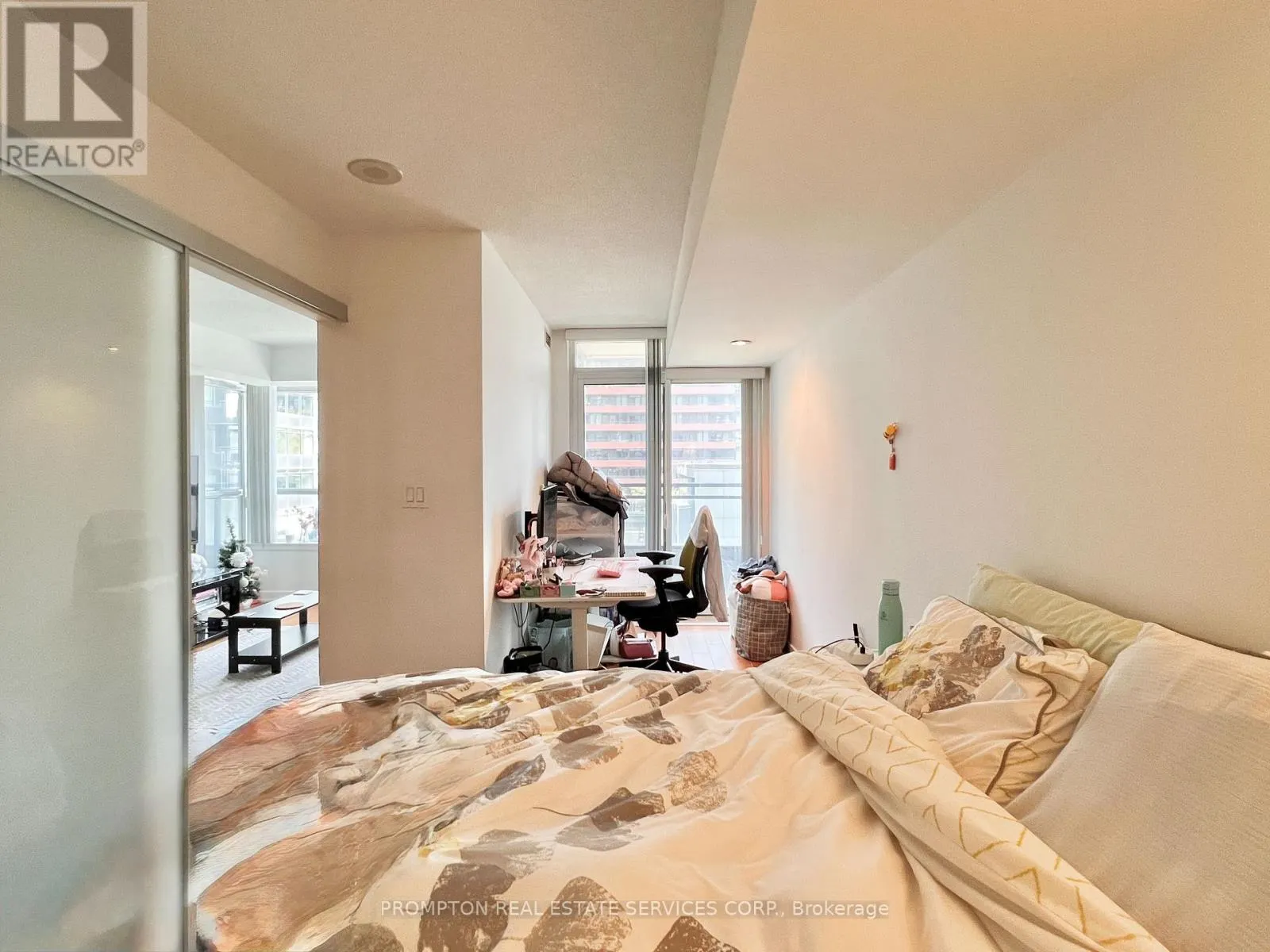 608 - 8 TELEGRAM MEWS