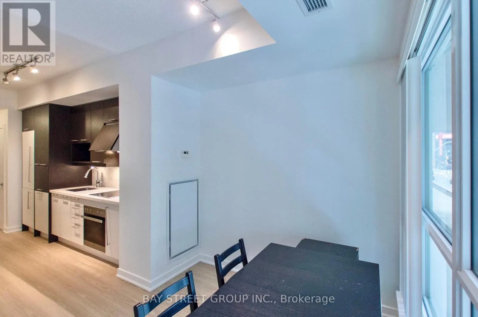 203 - 199 RICHMOND STREET W