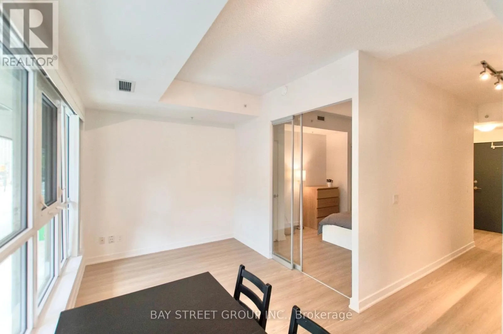 203 - 199 RICHMOND STREET W