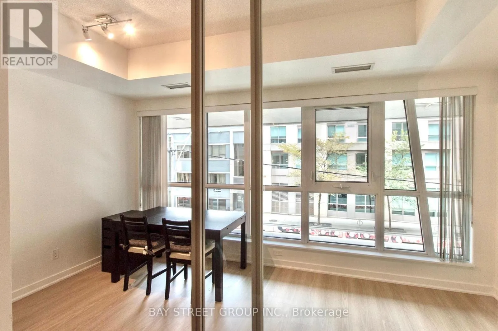203 - 199 RICHMOND STREET W