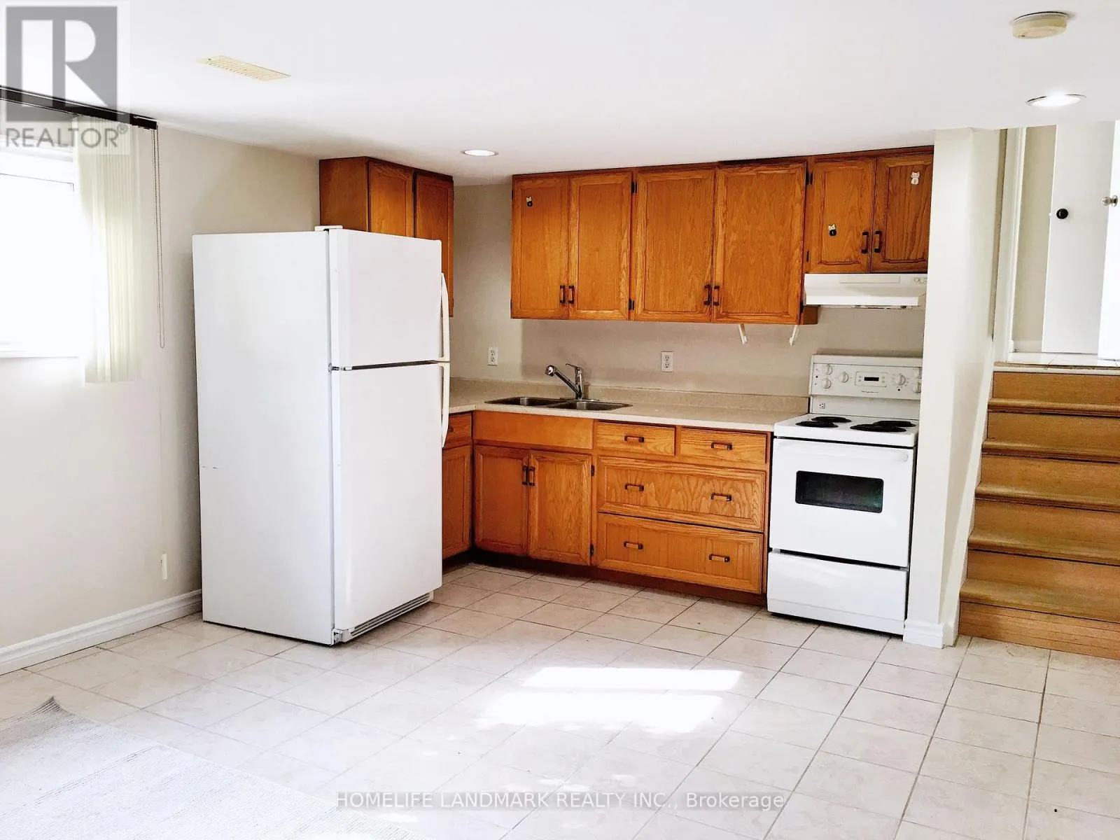 19 DEERING CRESCENT