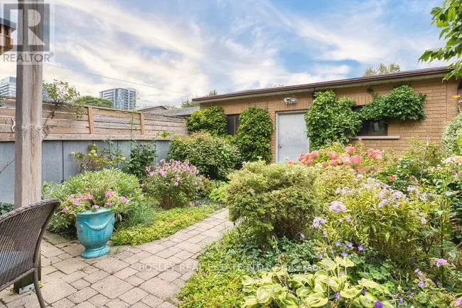 140 DOVERCOURT ROAD