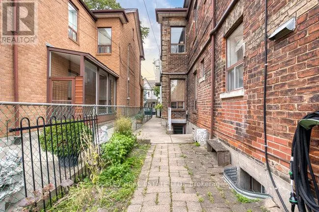 140 DOVERCOURT ROAD