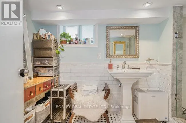 140 DOVERCOURT ROAD