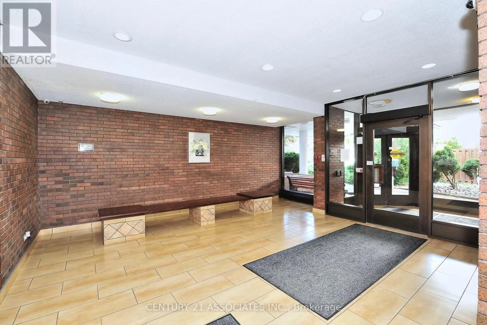 312 - 10 SUNRISE AVENUE