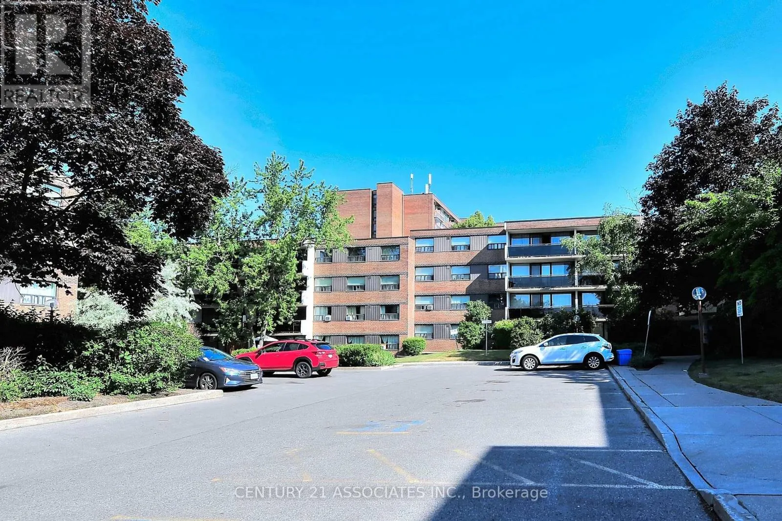 312 - 10 SUNRISE AVENUE