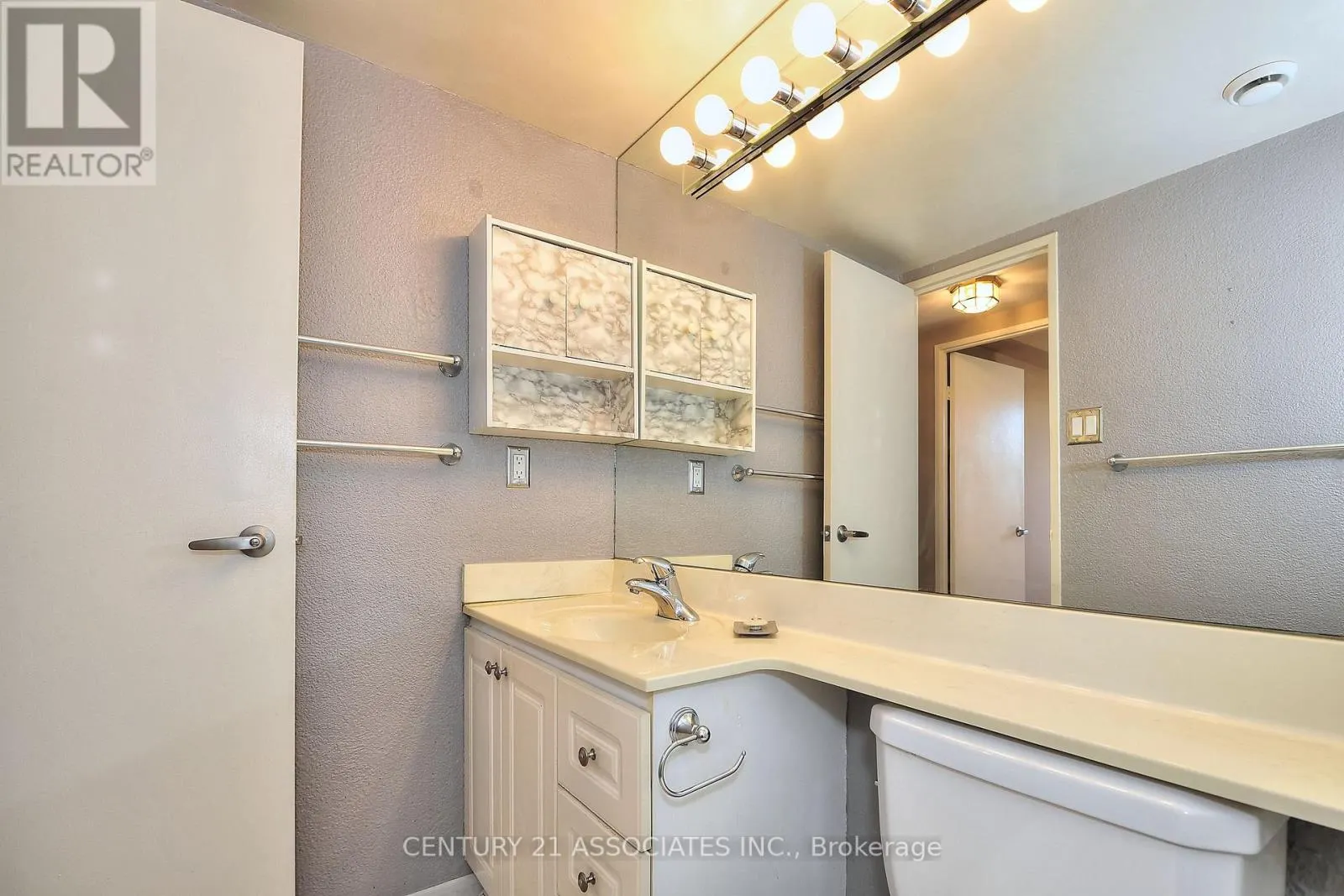 312 - 10 SUNRISE AVENUE