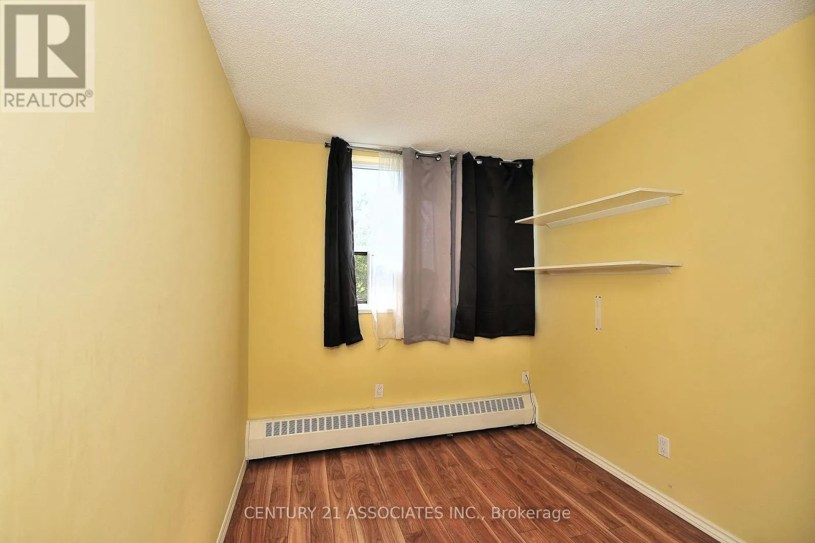 312 - 10 SUNRISE AVENUE