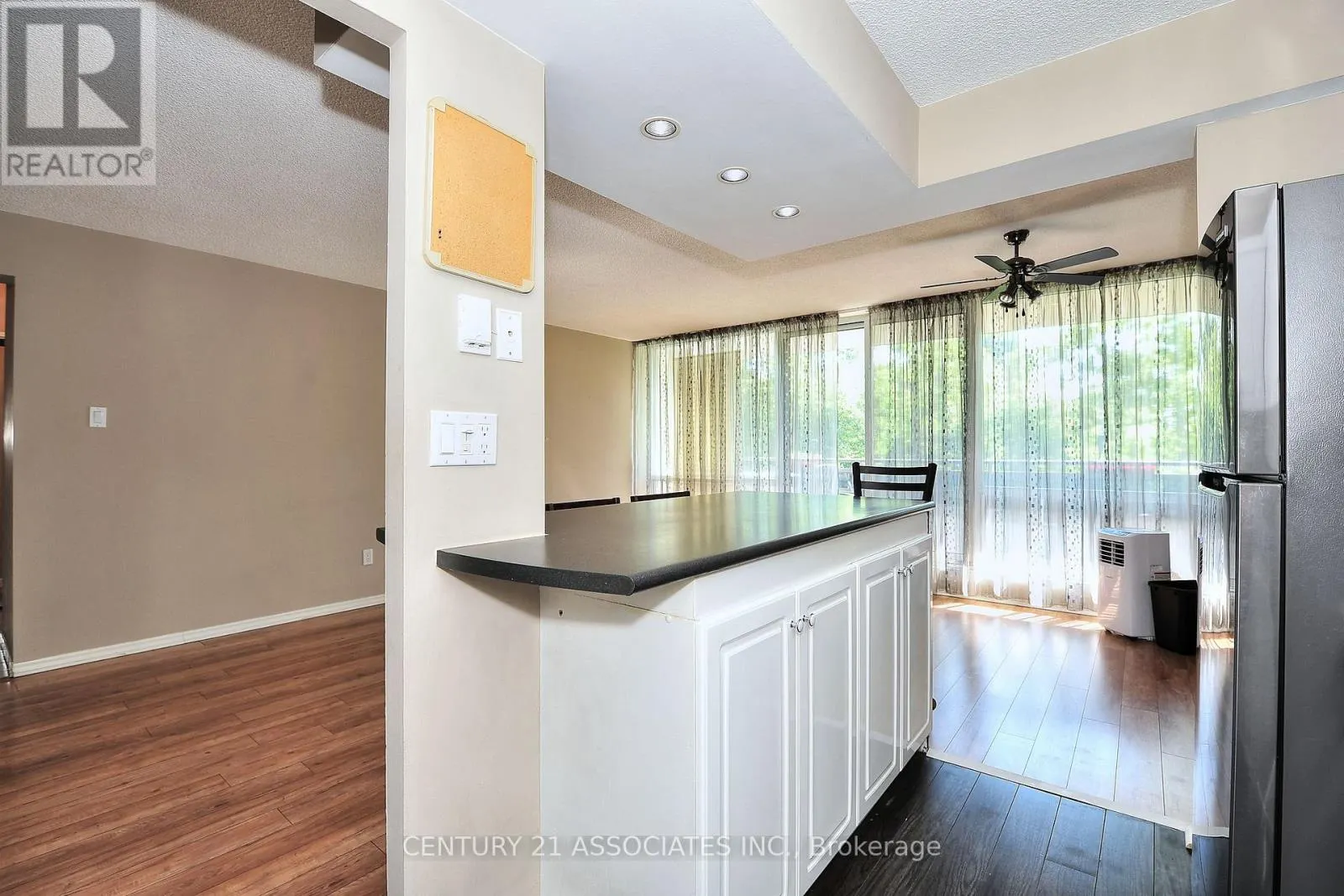312 - 10 SUNRISE AVENUE
