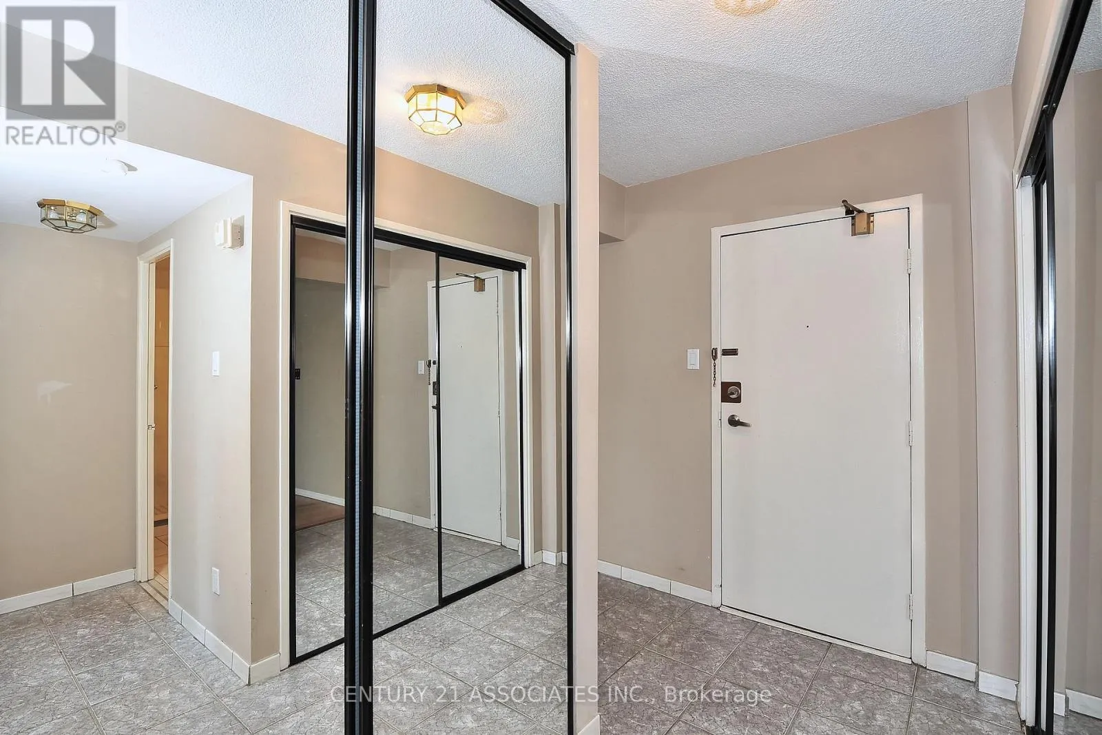312 - 10 SUNRISE AVENUE