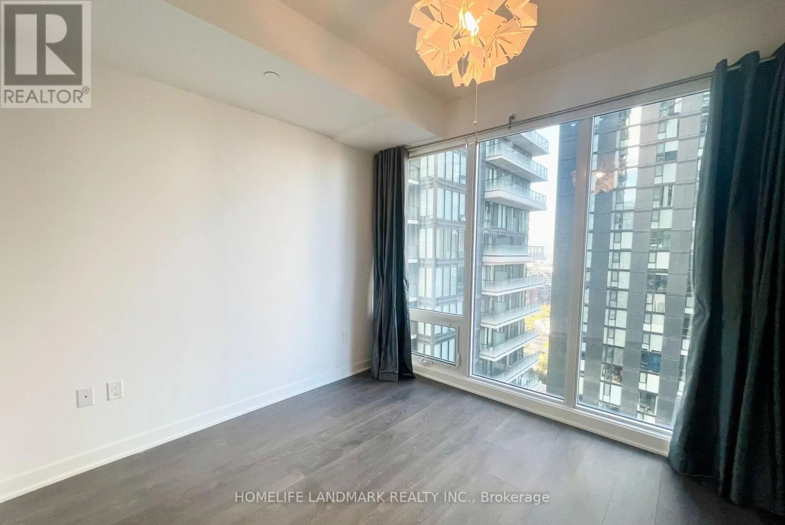 2903 - 125 BLUE JAYS WAY