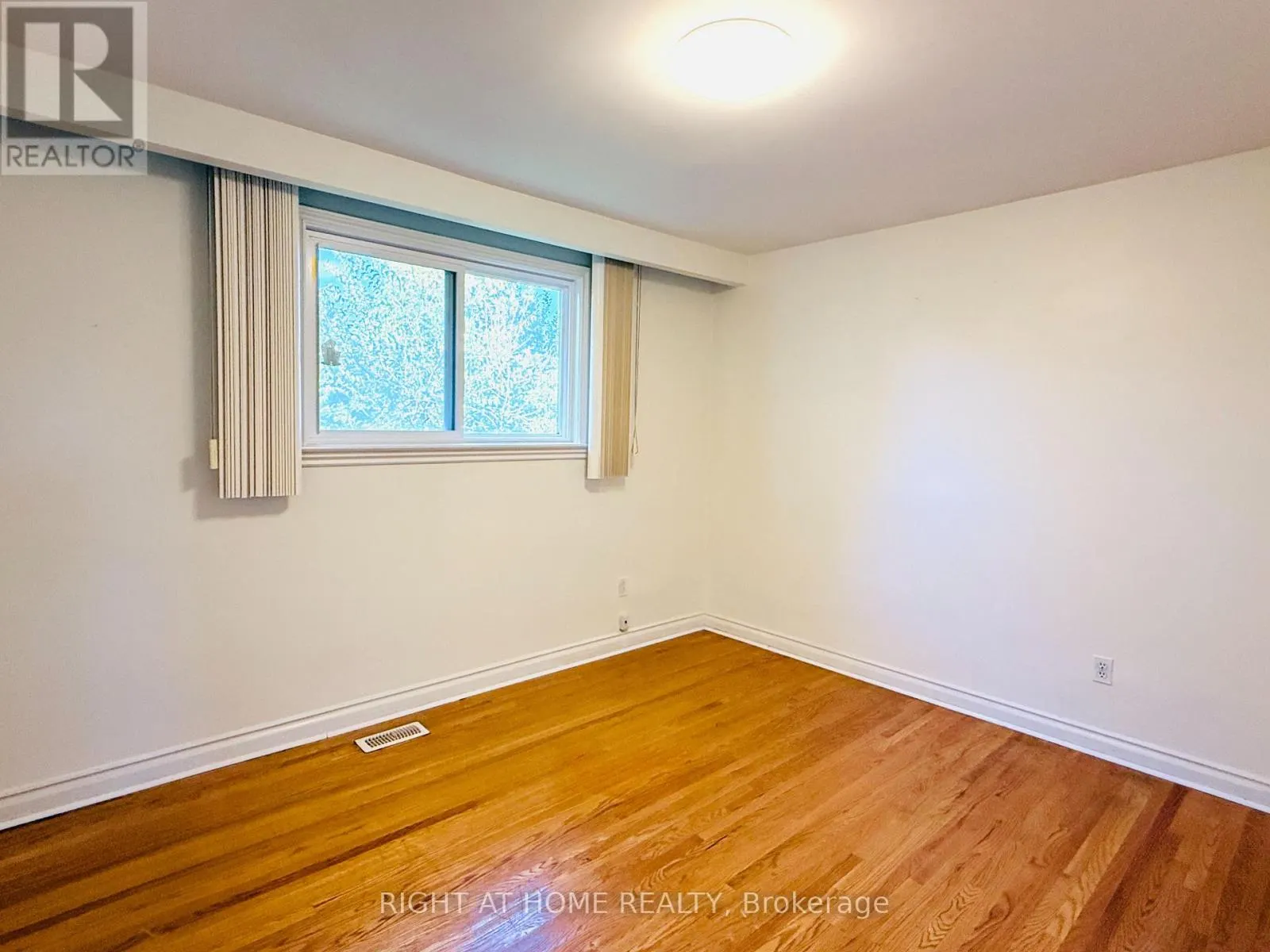 40 ROCKLAND DRIVE