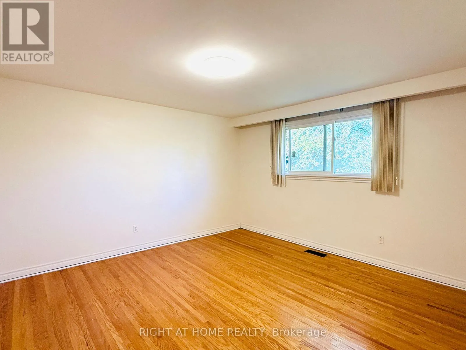 40 ROCKLAND DRIVE