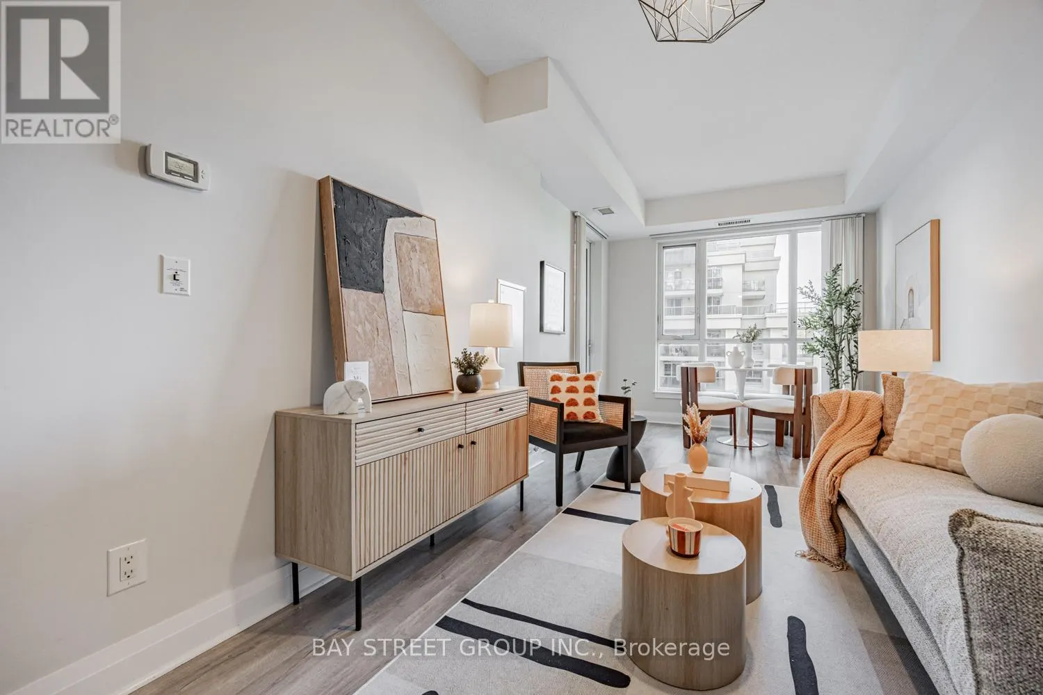 413 - 17 KENASTON GARDENS