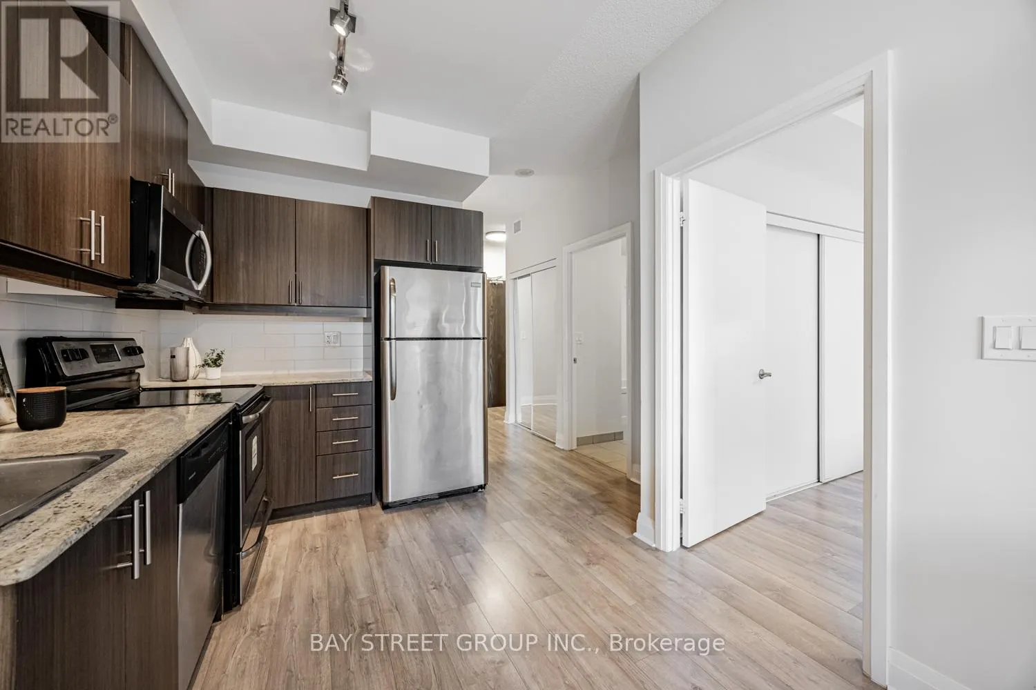 413 - 17 KENASTON GARDENS