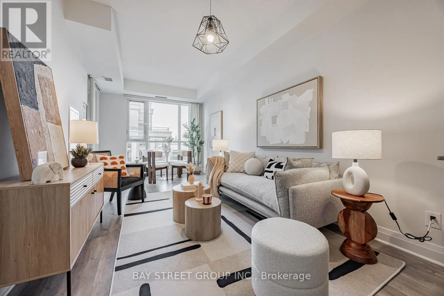 413 - 17 KENASTON GARDENS