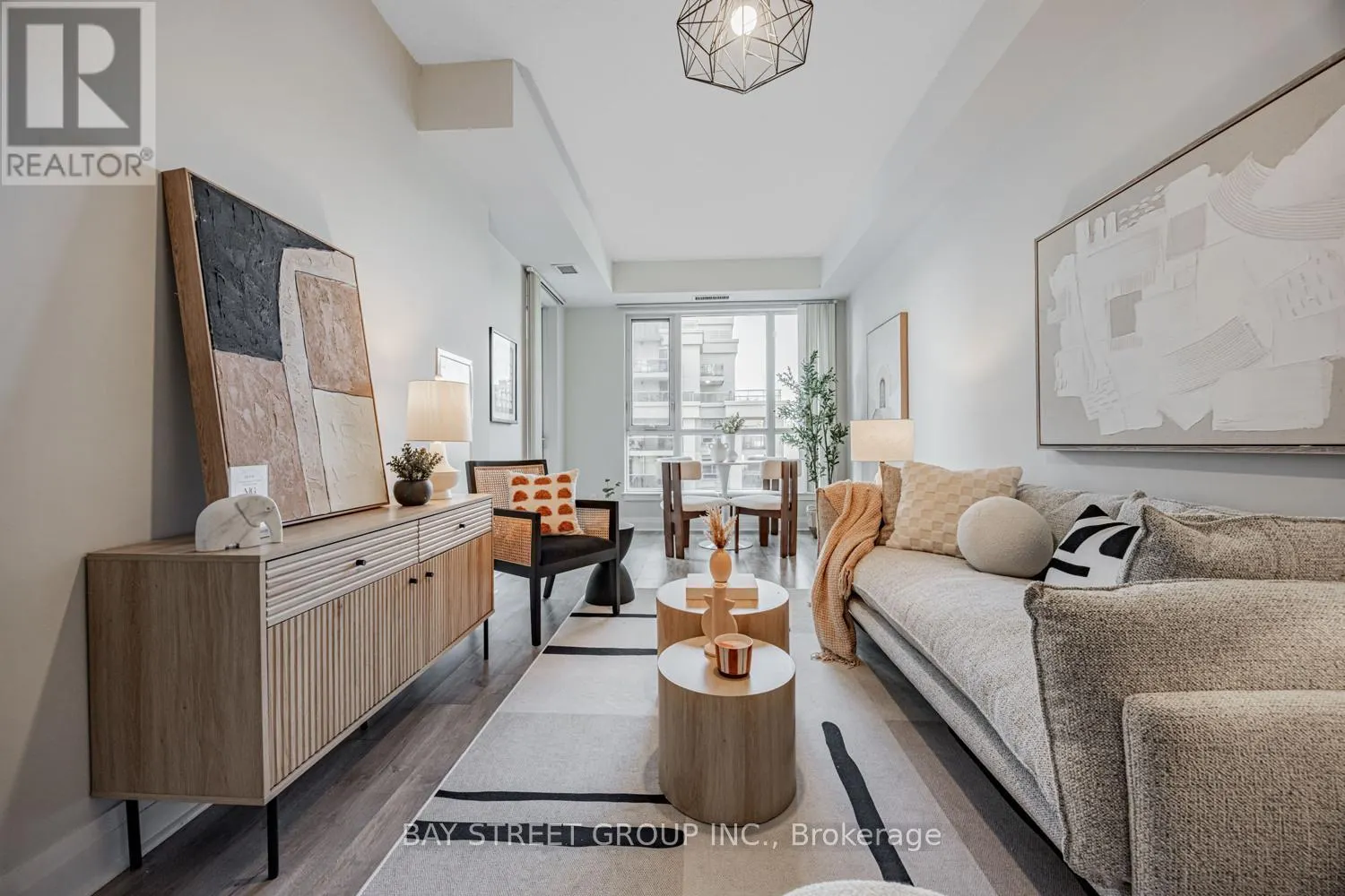 413 - 17 KENASTON GARDENS