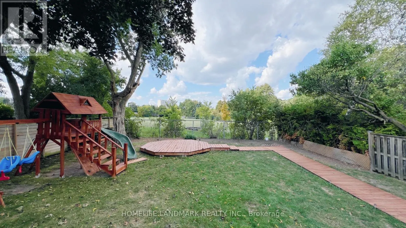 10 SILVERVIEW DRIVE