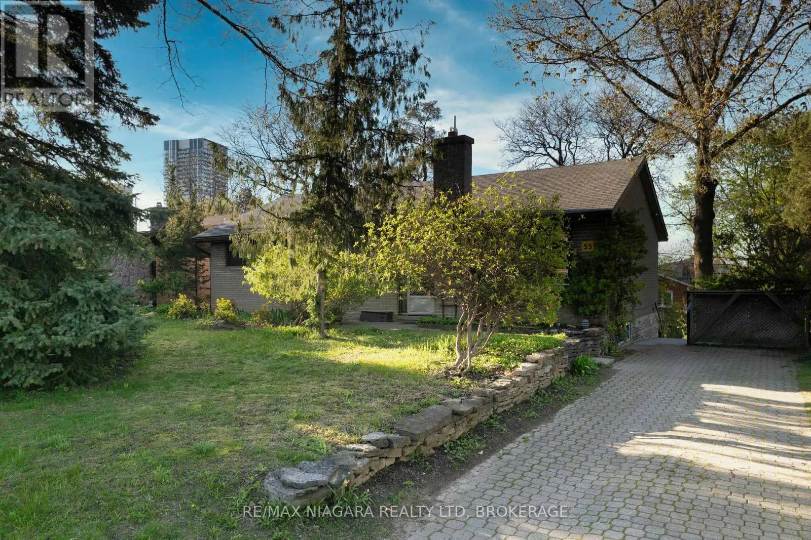 55 NORTH HILLS TERRACE