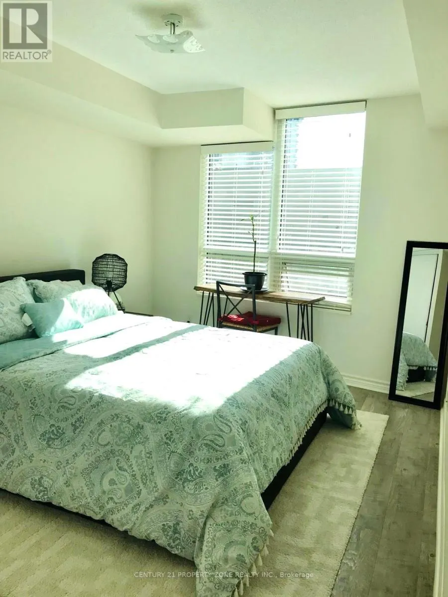 527 - 25 LOWER SIMCOE STREET